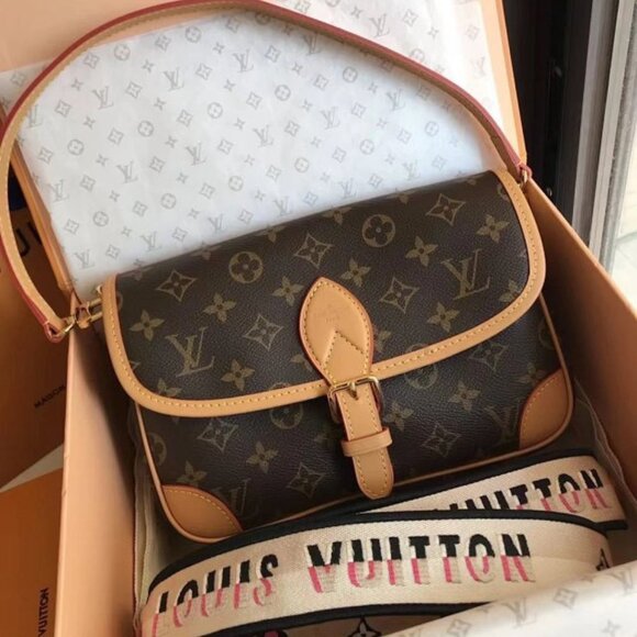 Louis Vuitton Bags Louis Vuitton Diane Pm Classic Flower Underarm